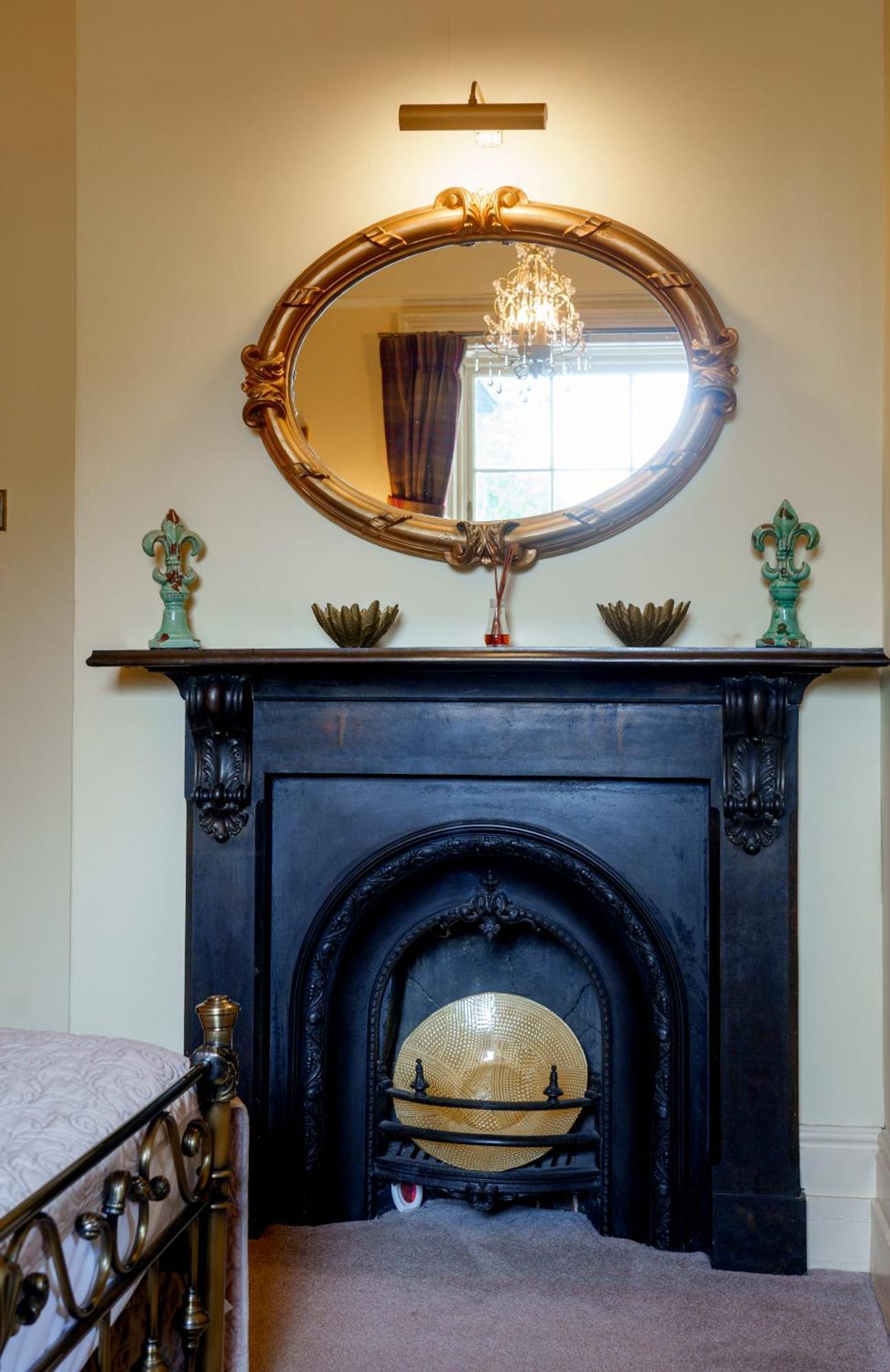 Harrisons Hall Bed & Breakfast Hotel Mold Buitenkant foto